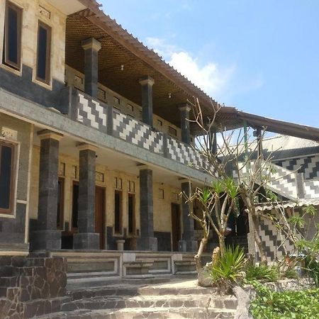 Hotel Kampoeng Drini Brono Dış mekan fotoğraf